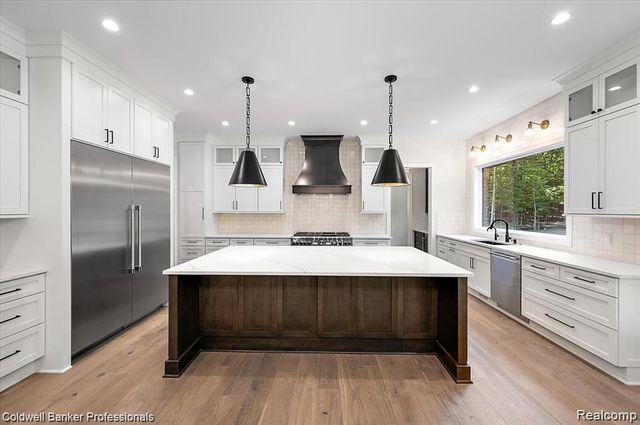 834 Church Street, Plymouth, MI 48170