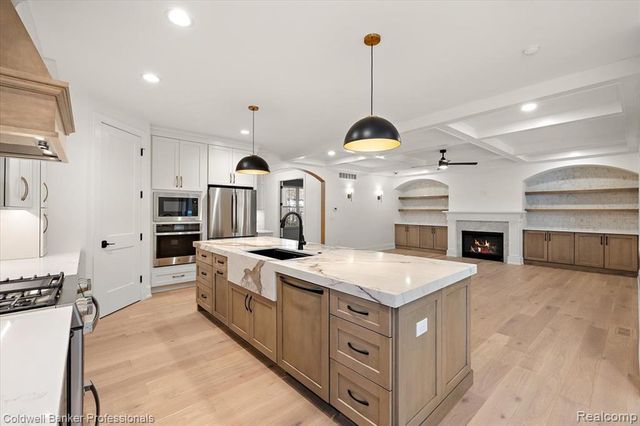 834 Church Street, Plymouth, MI 48170