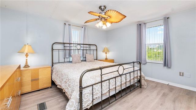 101 Sugar Loaf LN, Naples, FL 34114