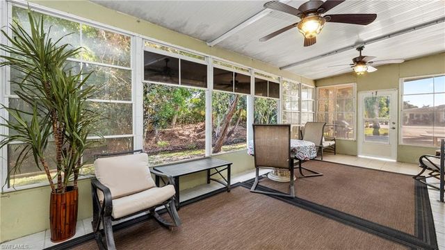 101 Sugar Loaf LN, Naples, FL 34114