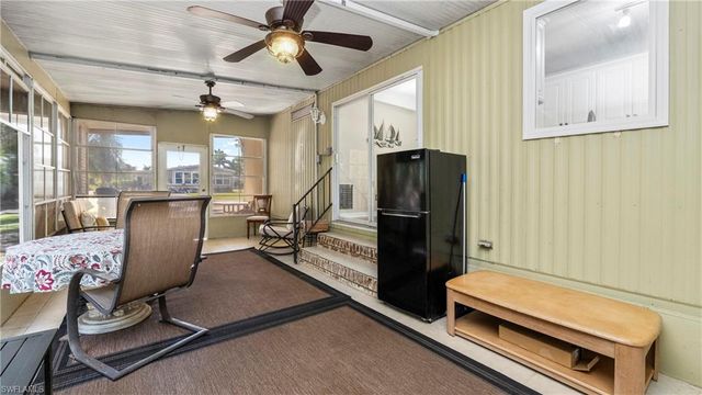 101 Sugar Loaf LN, Naples, FL 34114