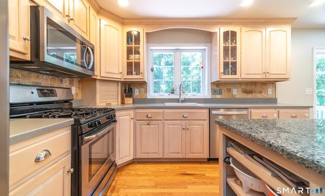 77 Falls Landing Road, Deep River, CT 06417
