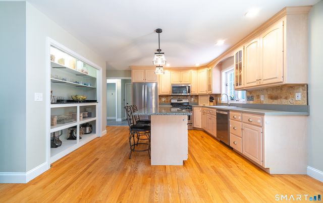 77 Falls Landing Road, Deep River, CT 06417