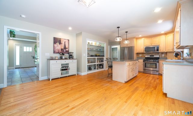 77 Falls Landing Road, Deep River, CT 06417