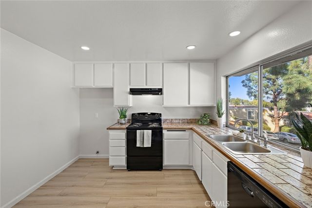 23401 Caminito Lazaro 245, Laguna Hills, CA 92653