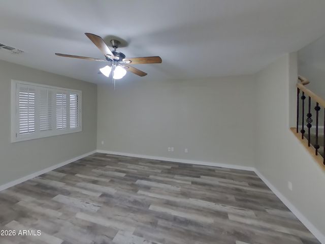 10733 W TAFT Street, Phoenix, AZ 85037