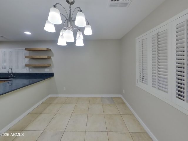 10733 W TAFT Street, Phoenix, AZ 85037