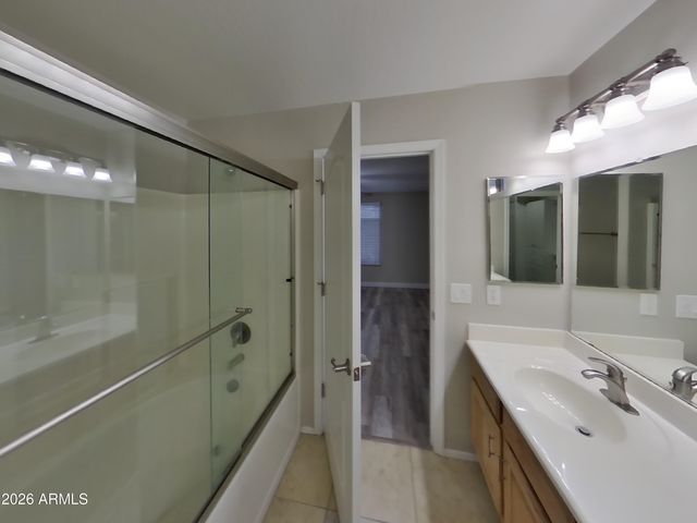 10733 W TAFT Street, Phoenix, AZ 85037