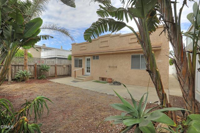 1088 1090 Bangor Lane, Ventura, CA 93001