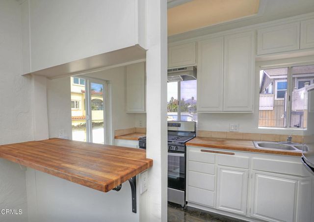 1088 1090 Bangor Lane, Ventura, CA 93001