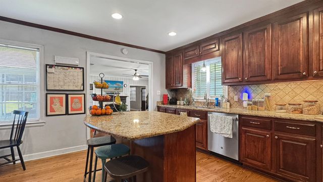 254 S WHITE STATION RD, Memphis, TN 38117