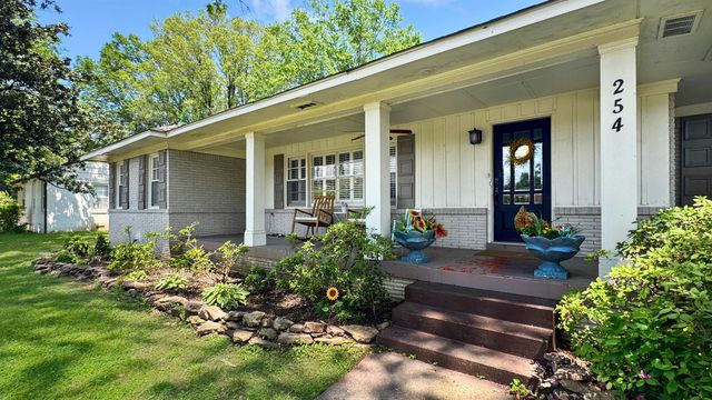 254 S WHITE STATION RD, Memphis, TN 38117