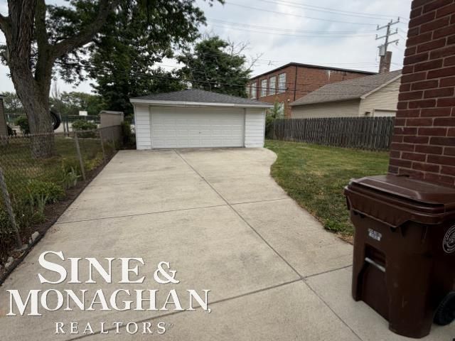 1555 Anita Avenue, Grosse Pointe Woods, MI 48236