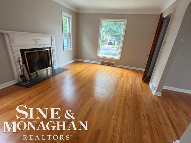 1555 Anita Avenue, Grosse Pointe Woods, MI 48236