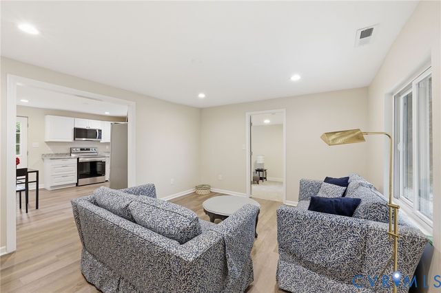 15401 Pocahontas Trl, Lanexa, VA 23089