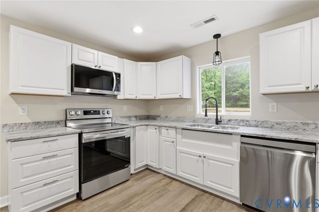 15401 Pocahontas Trl, Lanexa, VA 23089
