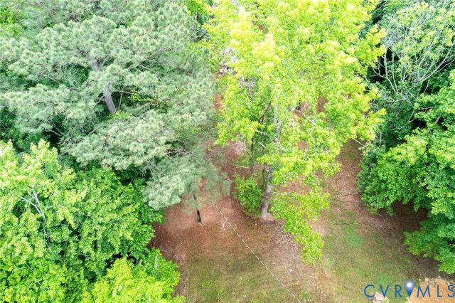 15401 Pocahontas Trl, Lanexa, VA 23089