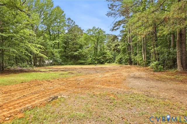 15401 Pocahontas Trl, Lanexa, VA 23089
