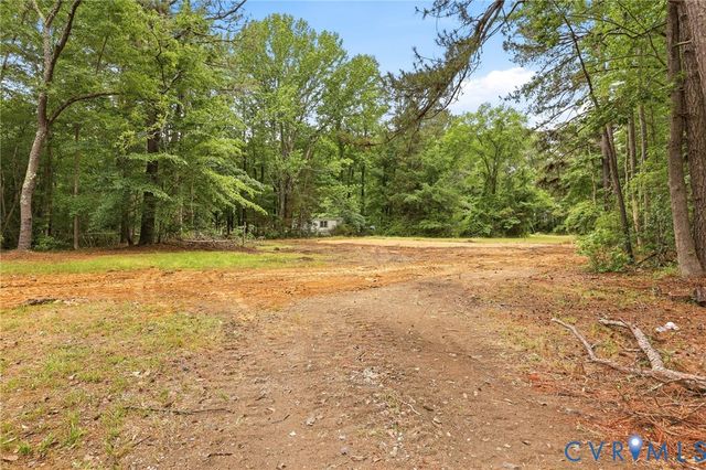 15401 Pocahontas Trl, Lanexa, VA 23089
