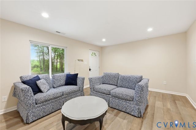 15401 Pocahontas Trl, Lanexa, VA 23089