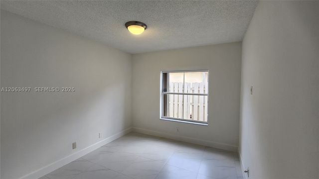 924 Falling Water Rd 924, Weston, FL 33326
