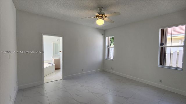 924 Falling Water Rd 924, Weston, FL 33326