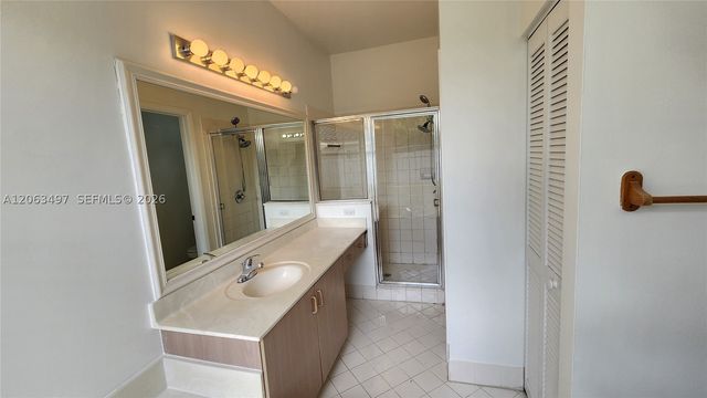 924 Falling Water Rd 924, Weston, FL 33326