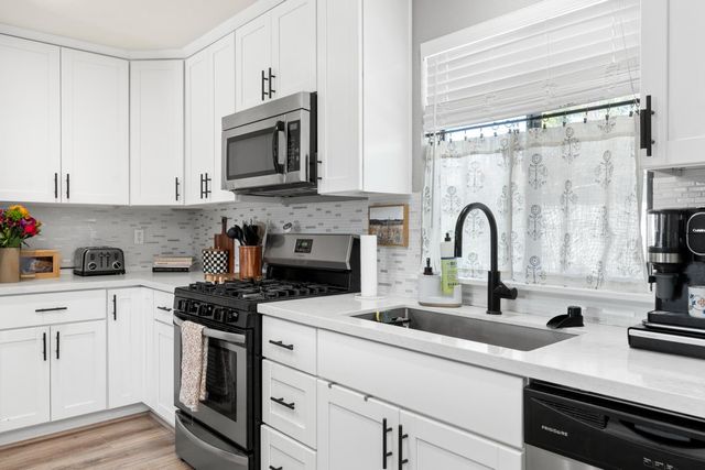 10555 Olson Dr, Rancho Cordova, CA 95670