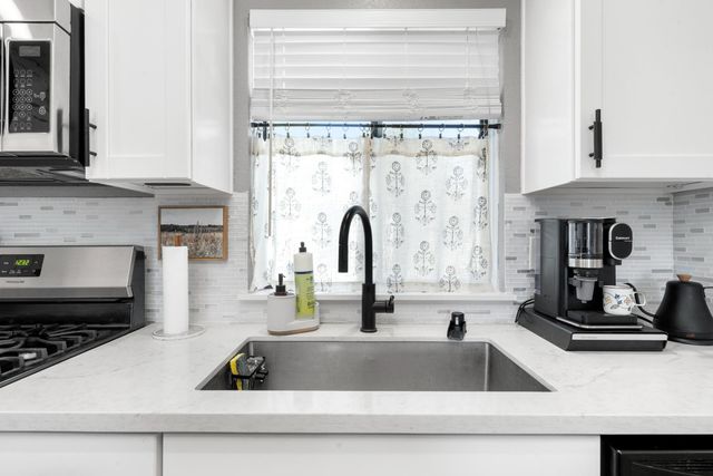 10555 Olson Dr, Rancho Cordova, CA 95670