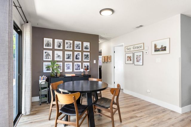 10555 Olson Dr, Rancho Cordova, CA 95670