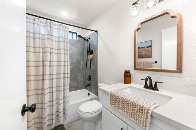 10555 Olson Dr, Rancho Cordova, CA 95670