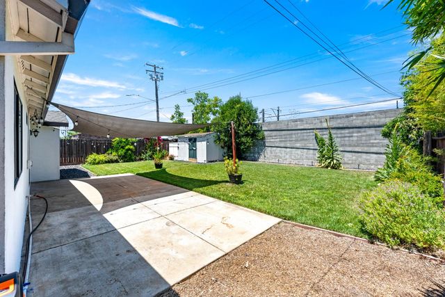 10555 Olson Dr, Rancho Cordova, CA 95670