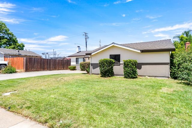 10555 Olson Dr, Rancho Cordova, CA 95670