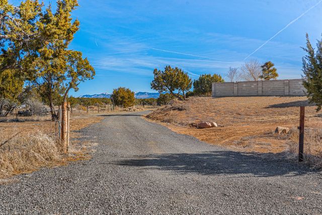 16 Avenida Angeles, Santa Fe, NM 87507