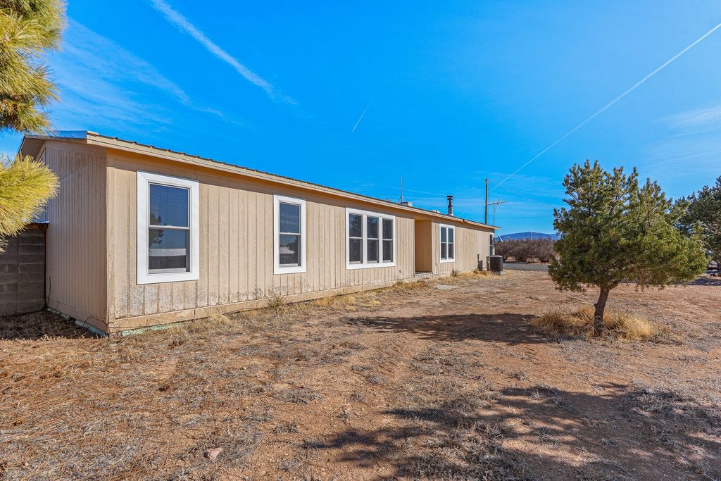 16 Avenida Angeles, Santa Fe, NM 87507