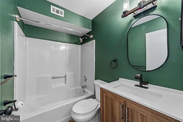 118 WOODLAKE DR, Marlton, NJ 08053