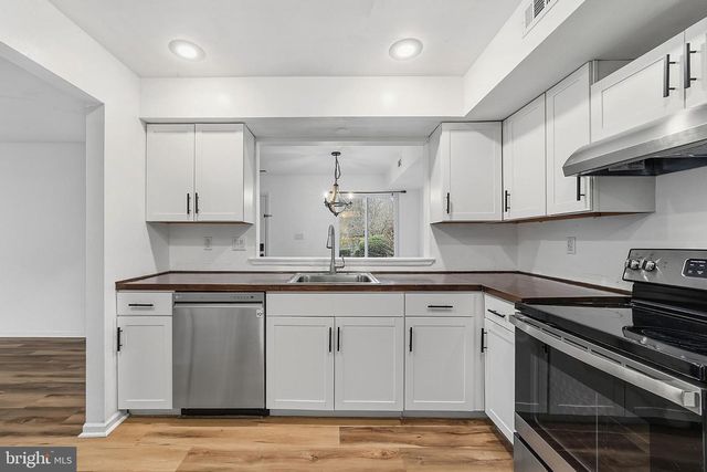 118 WOODLAKE DR, Marlton, NJ 08053