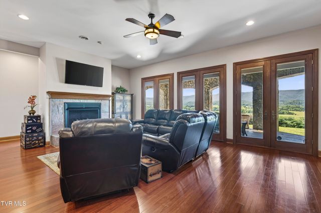 15277 Bishop Road, Chilhowie, VA 24319