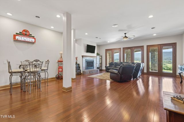 15277 Bishop Road, Chilhowie, VA 24319