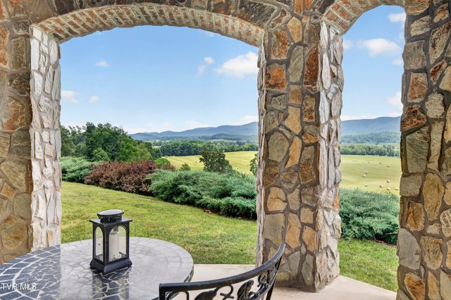 15277 Bishop Road, Chilhowie, VA 24319