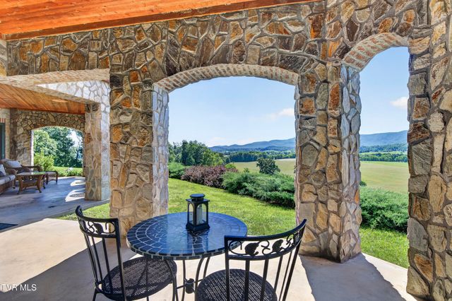15277 Bishop Road, Chilhowie, VA 24319