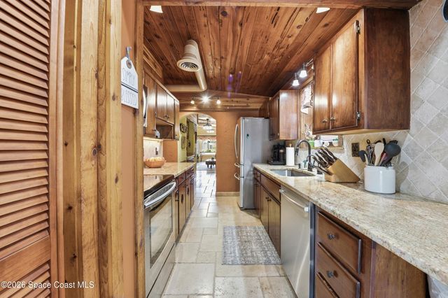 1055 S Brevard Avenue, Cocoa Beach, FL 32931