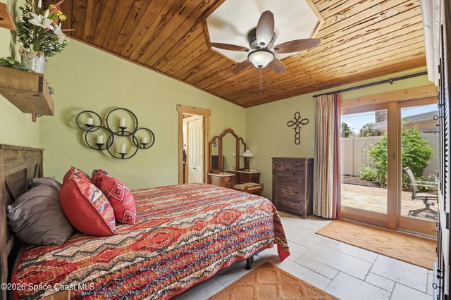 1055 S Brevard Avenue, Cocoa Beach, FL 32931