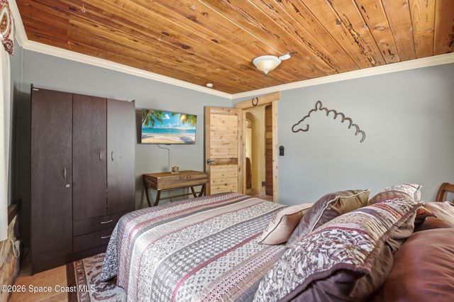 1055 S Brevard Avenue, Cocoa Beach, FL 32931