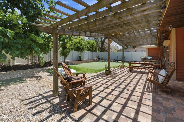 1055 S Brevard Avenue, Cocoa Beach, FL 32931