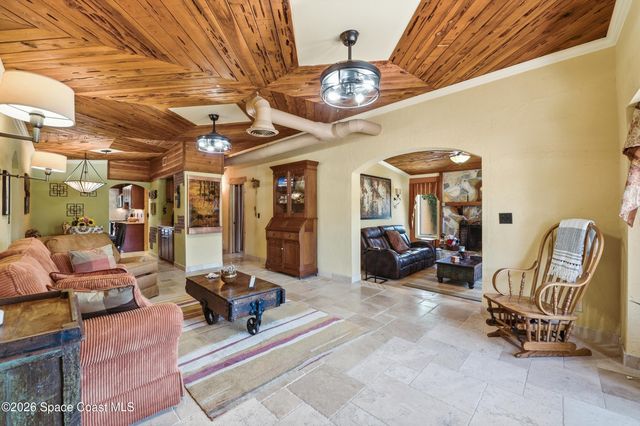 1055 S Brevard Avenue, Cocoa Beach, FL 32931