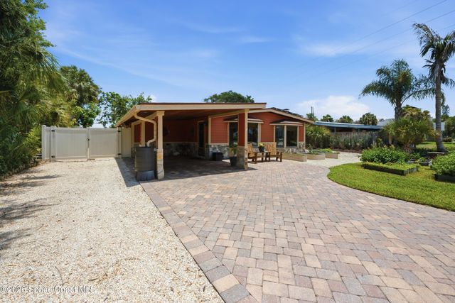 1055 S Brevard Avenue, Cocoa Beach, FL 32931