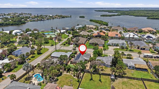 1055 S Brevard Avenue, Cocoa Beach, FL 32931