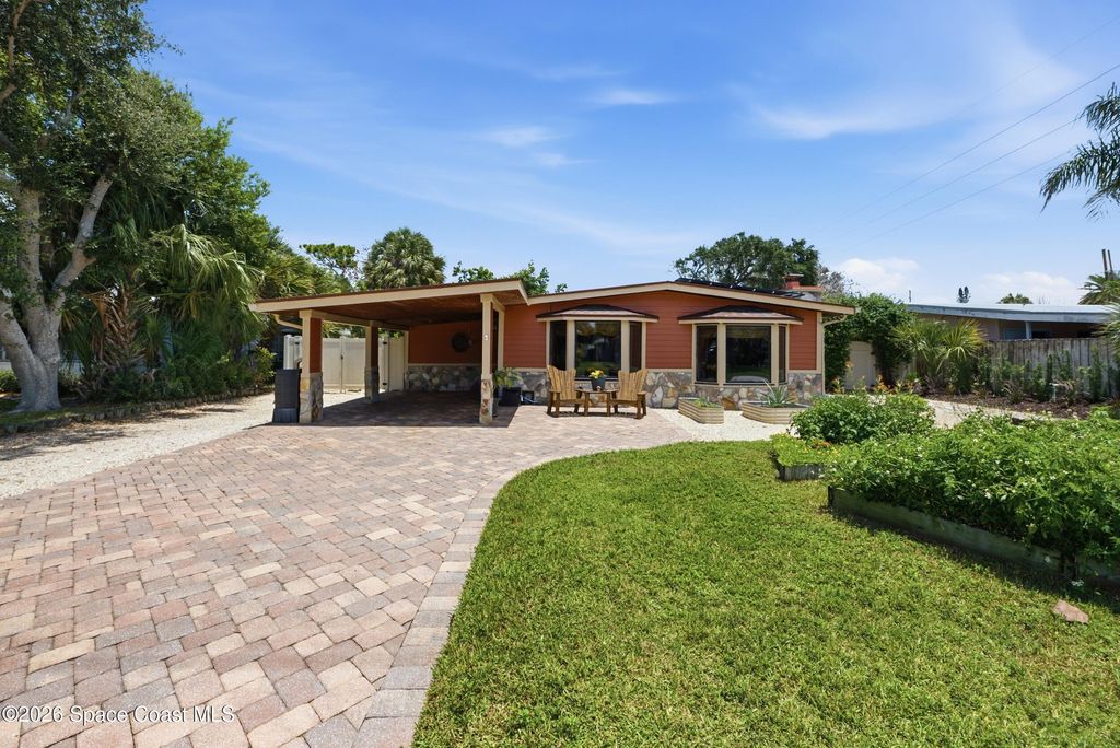 1055 S Brevard Avenue, Cocoa Beach, FL 32931