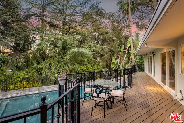 4968 Queen Florence Lane, Woodland Hills, CA 91364